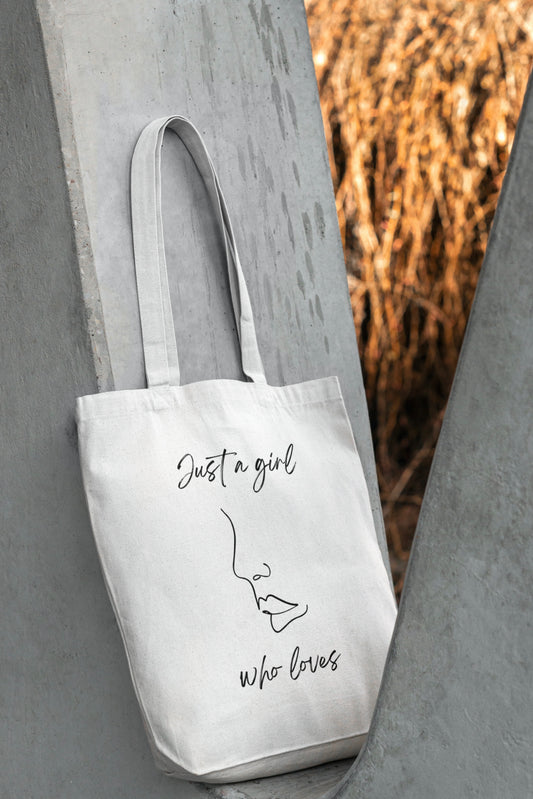 Aesthetic White Tote Bag with Zipper ( Just a girl who loves )