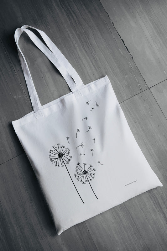Aesthetic Dandelions White Tote Bag with Zipper